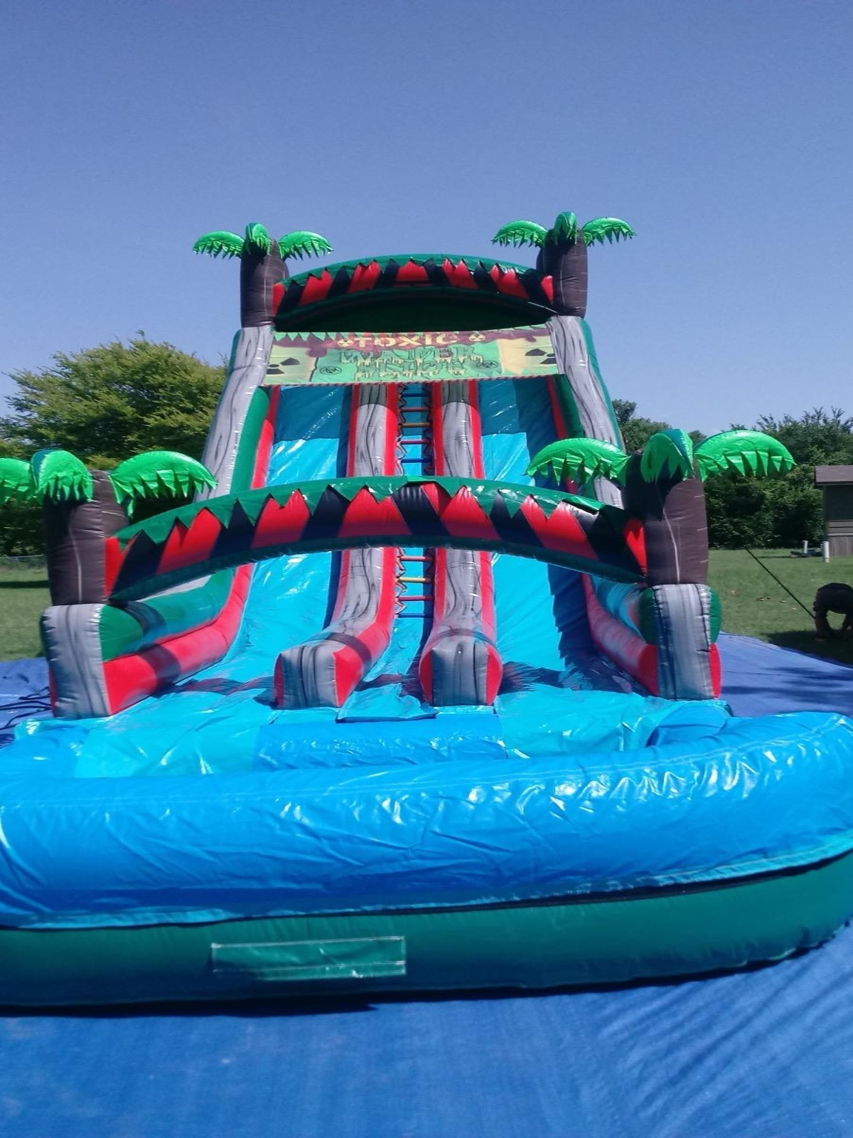 Toxico slide 22’ft $375