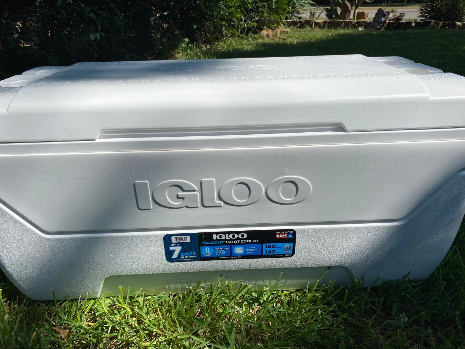 Cooler :capacity (250 cans)