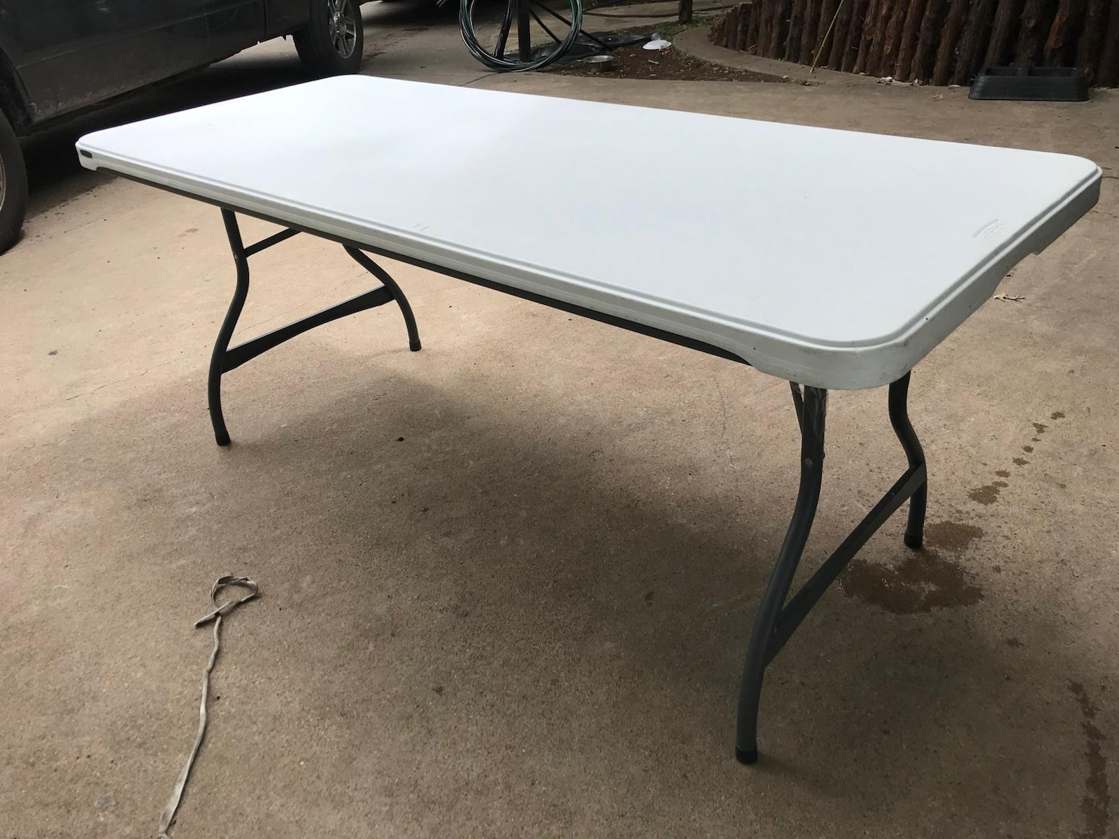 Rectangular table 6’ft